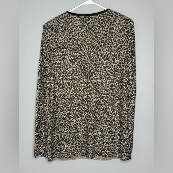 St. John Boutiques Women’s Medium Leopard Knit Metallic Cardigan Sweater Luxury - Picture 5 of 8
